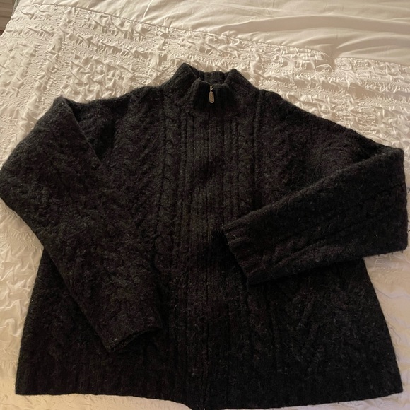 J Crew 100% Wool Sweater - Picture 2 of 8